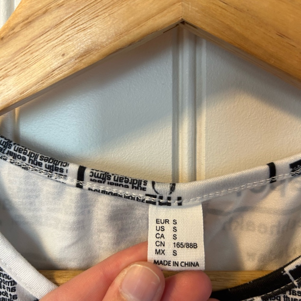 Newspaper Tank Top - Picture 6 of 7